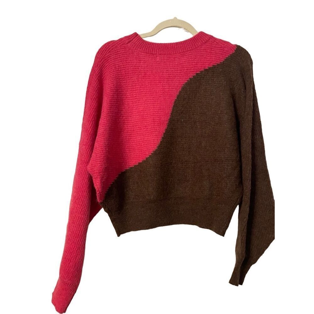Lush Color Wave Sweater - Picture 2 of 5